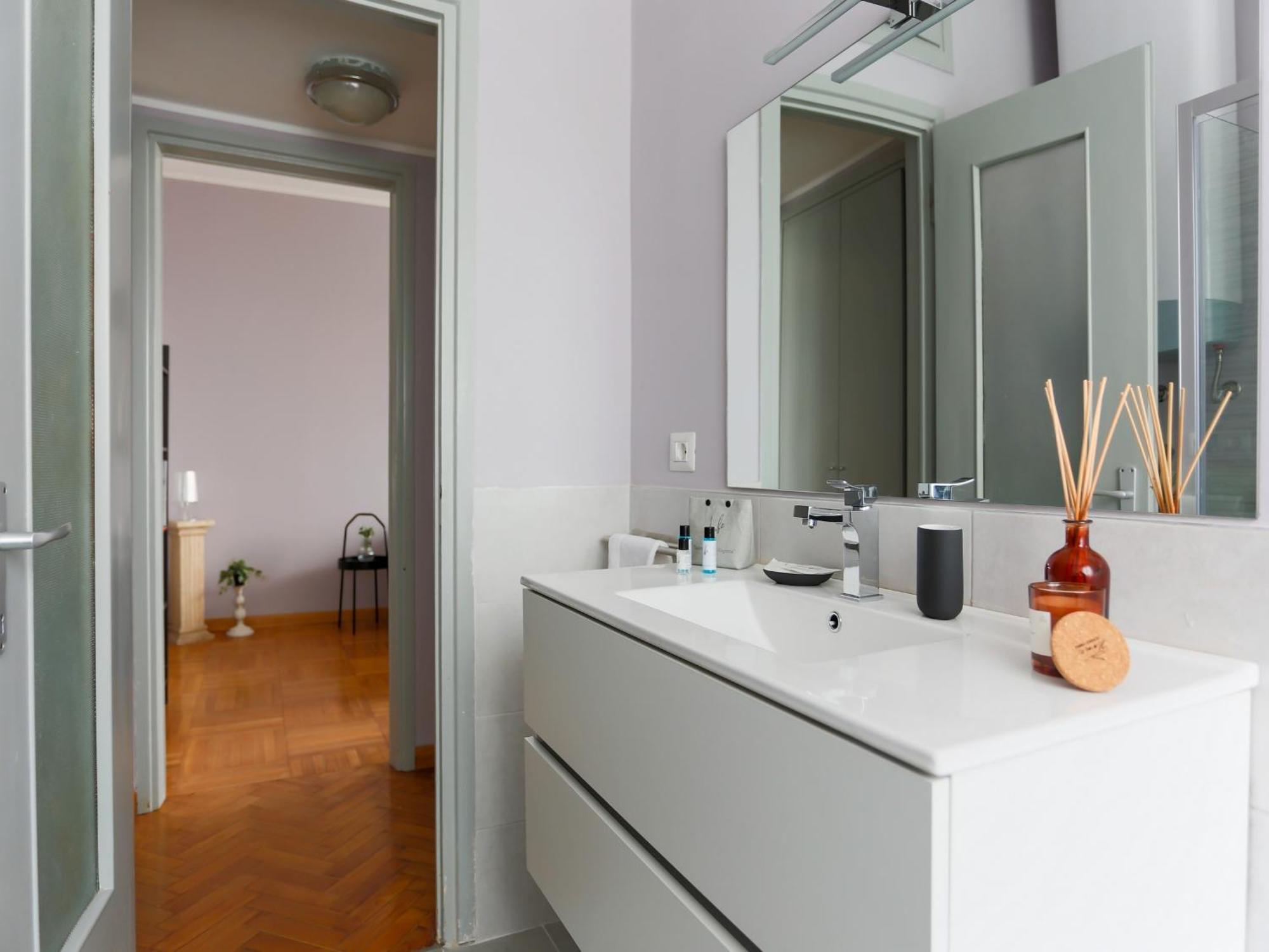 The Best Rent - Spacious One-Bedroom Apartment In Moscova District Mailand Exterior foto