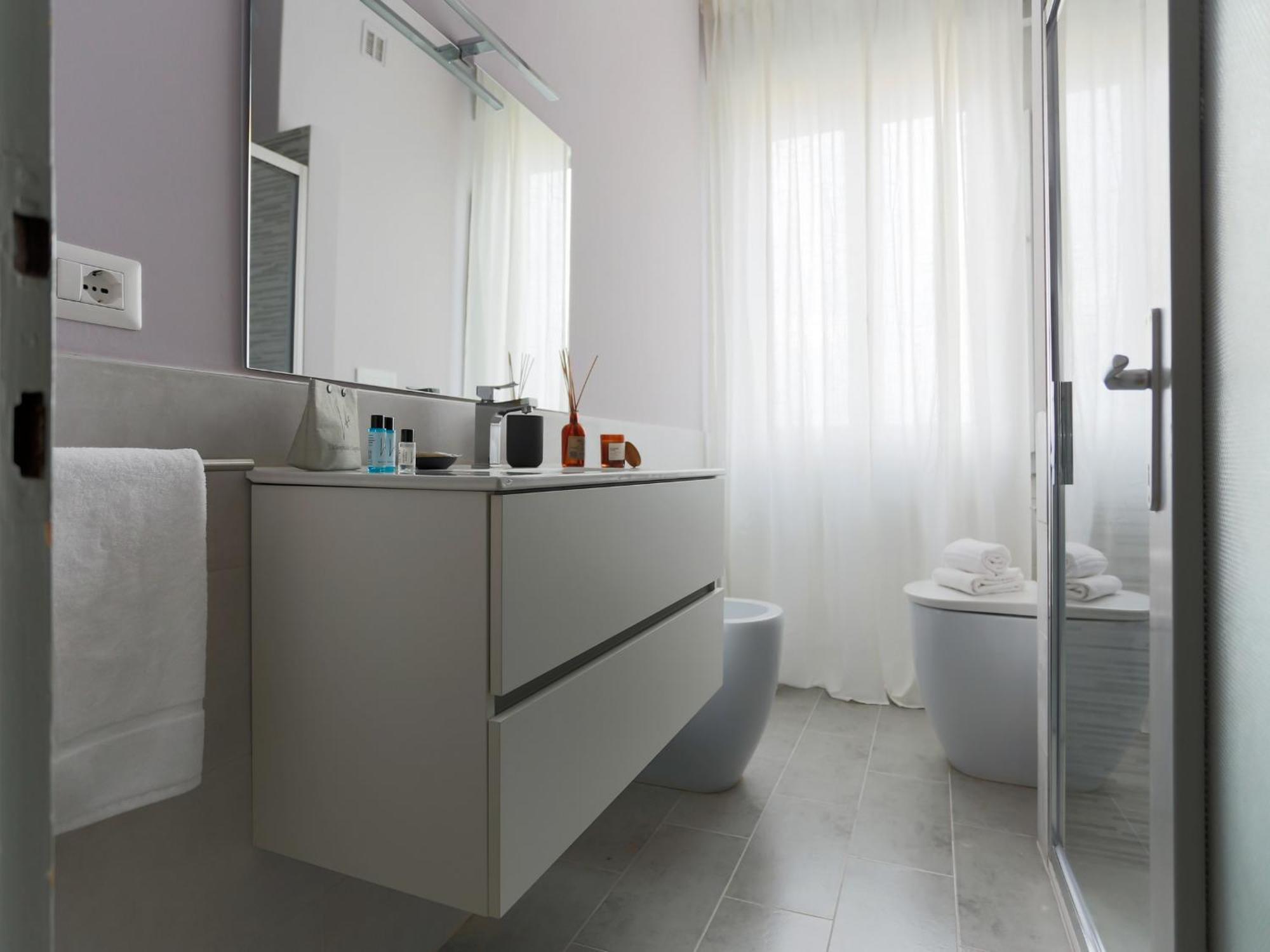 The Best Rent - Spacious One-Bedroom Apartment In Moscova District Mailand Exterior foto